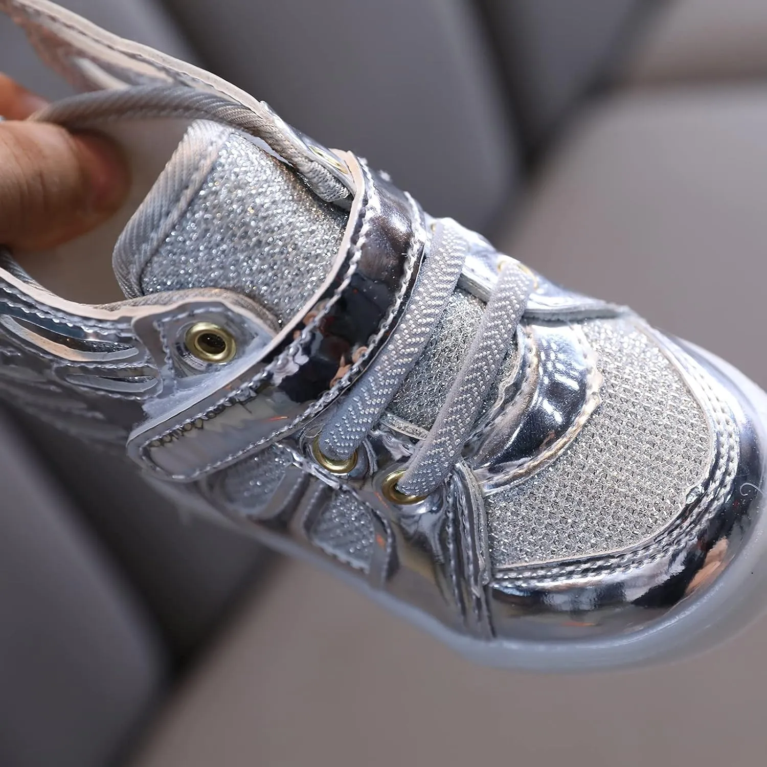 Baby Slip on Shoes Bling Children Luminous Girls Light Led Sneakers Kids Baby Shoes Sport Baby Shoes White Toddler Shoes