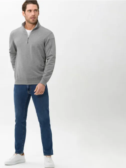 BRAX<BR>
Cadiz Straight Regular Jeans<BR>
Denim<BR>