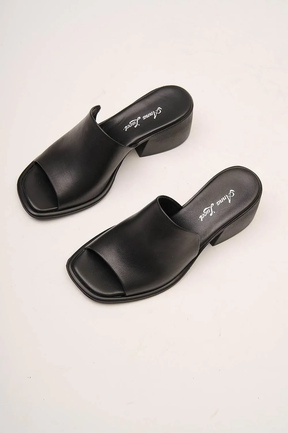 Camel Block Black
