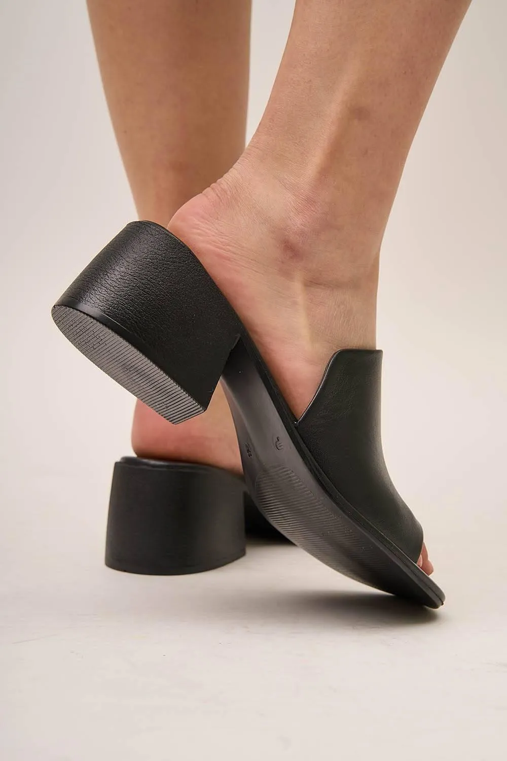 Camel Block Black