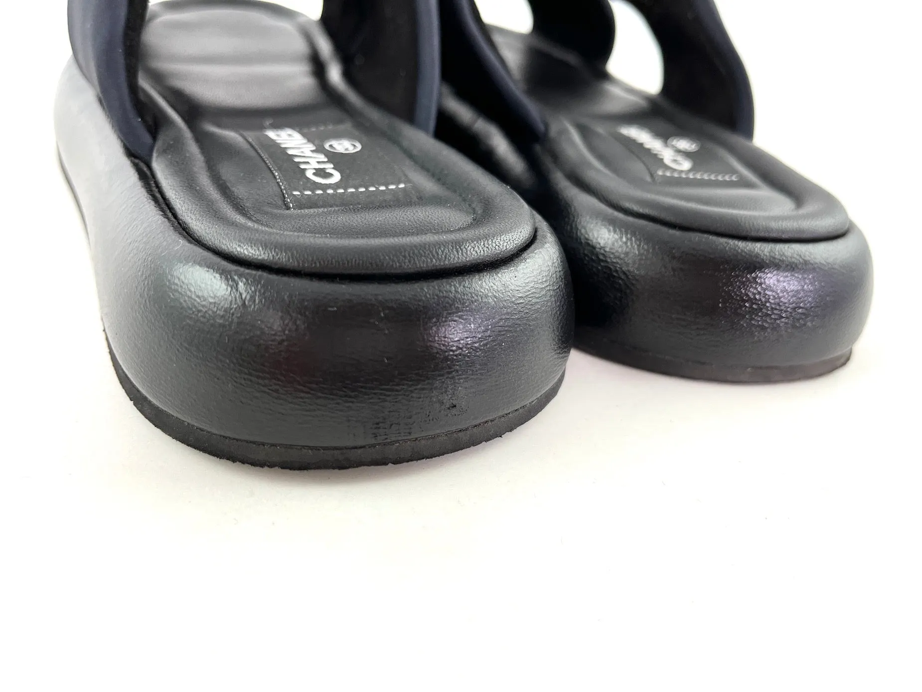 CHANEL Puffy 2022 Criss Cross Black Slide Sandals 41 10