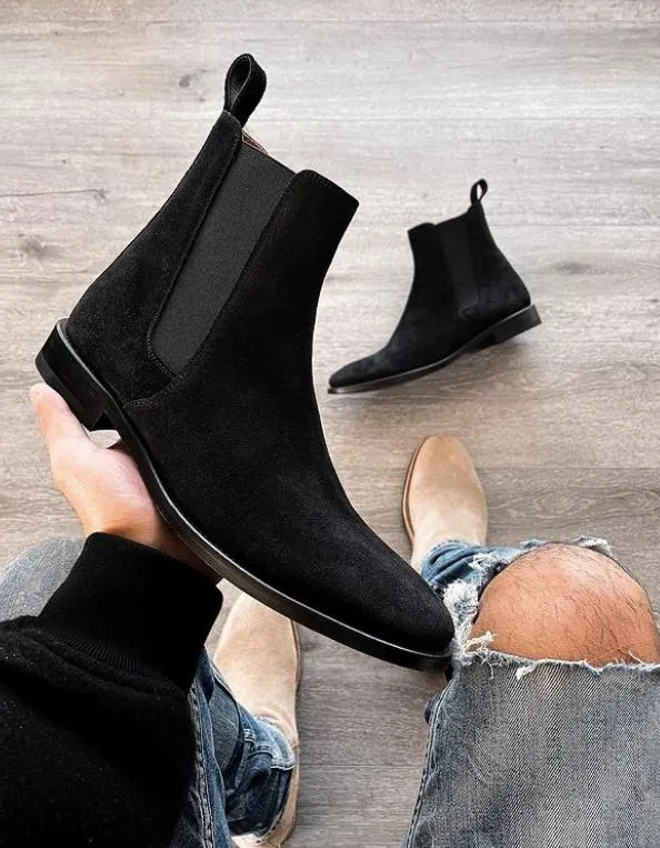 Classic solid Chelsea boots
