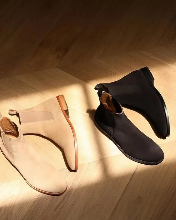 Classic solid Chelsea boots