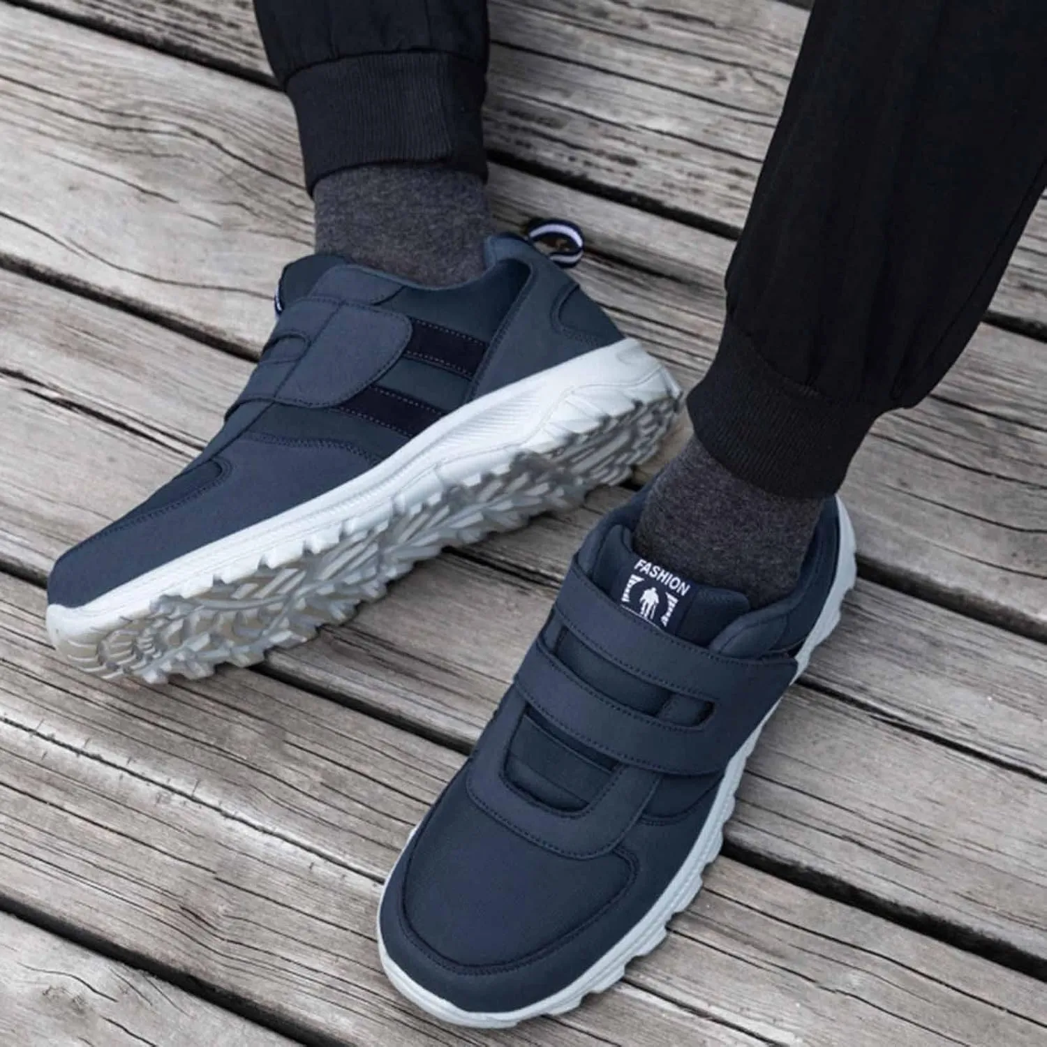 Couple Models Men's Middle and Elderly Light and Comfortable Non Slip Hook Loop Walking Sneaker Storage for Men
