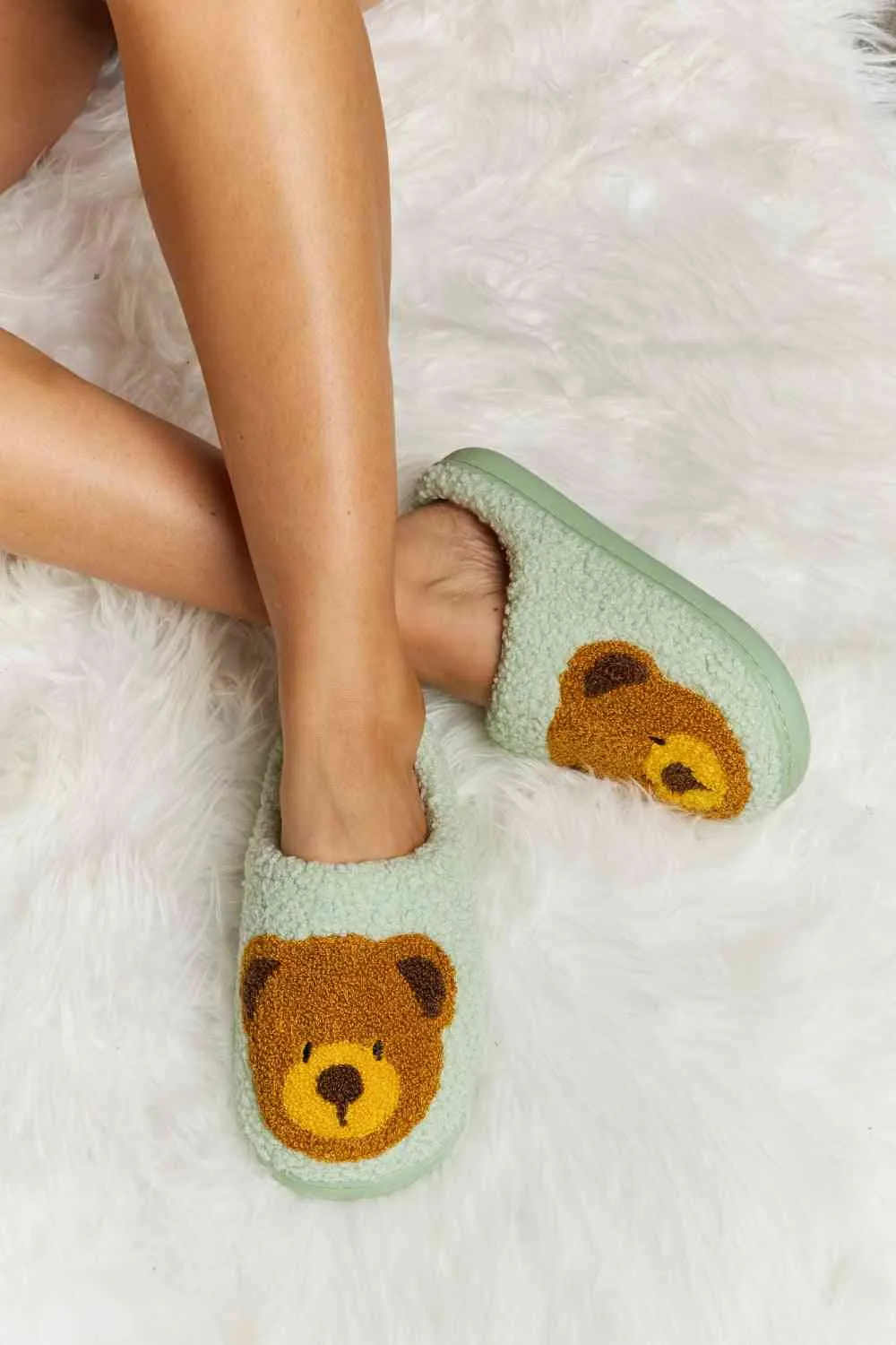 Cutsie Teddy Bear Print Plush Slide Slippers