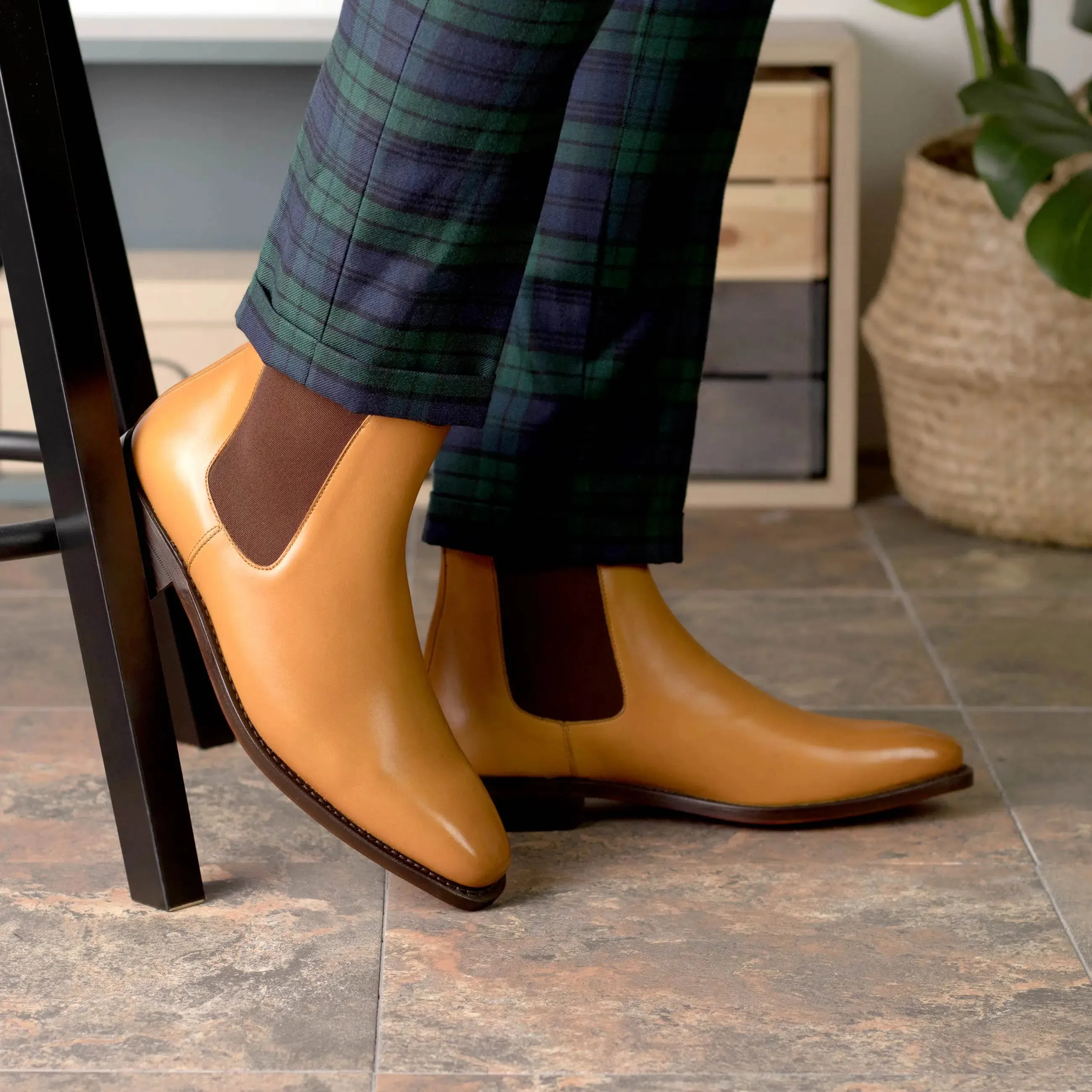 DapperFam Monza in Orange Men's Chelsea Boot
