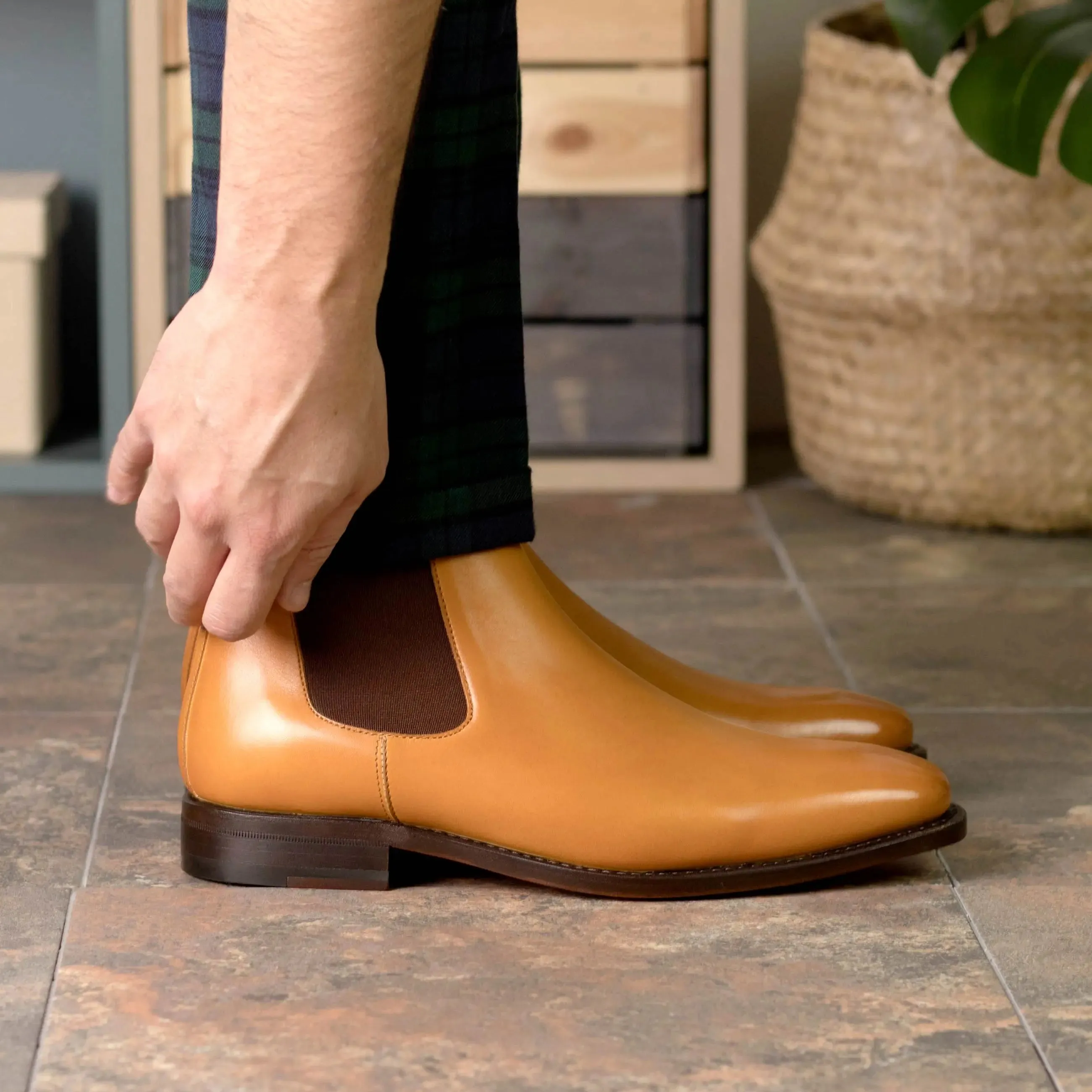 DapperFam Monza in Orange Men's Chelsea Boot