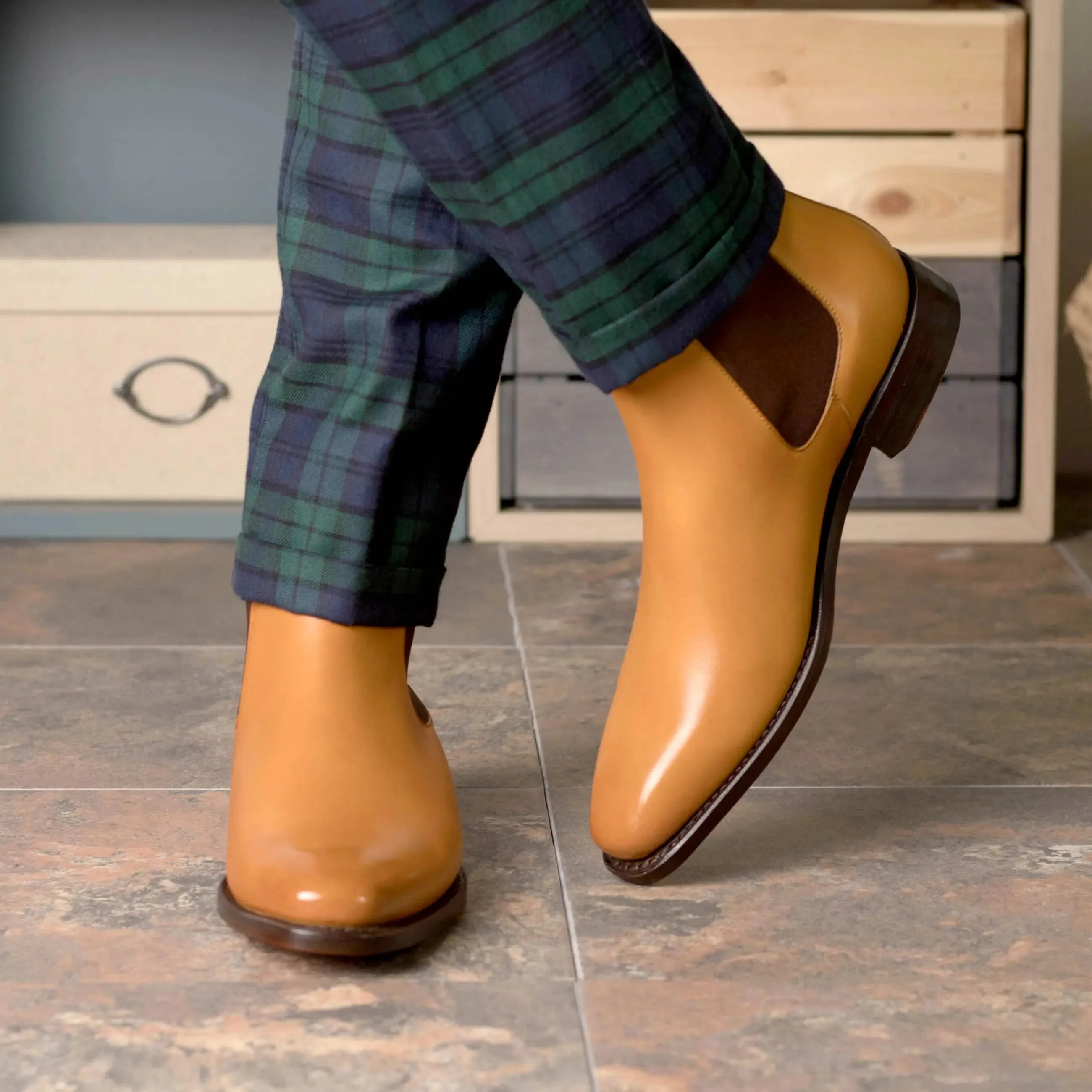 DapperFam Monza in Orange Men's Chelsea Boot