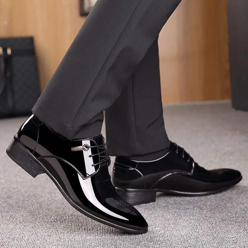Fashionable Wingtip Lace-up Leather Shoes Men's Classic Business Dress Shoes Elegant Black Bright Upper Oxfords