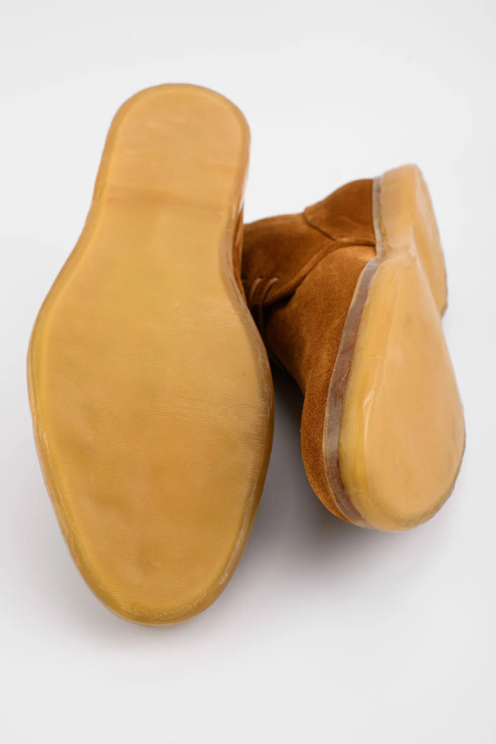 HAMPTON canyon-dust suede chukka boots.