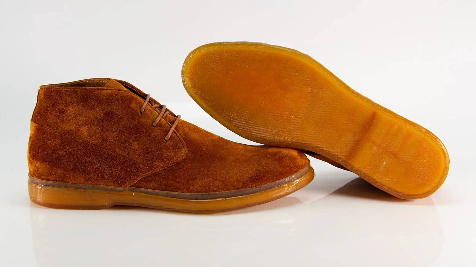 HAMPTON canyon-dust suede chukka boots.