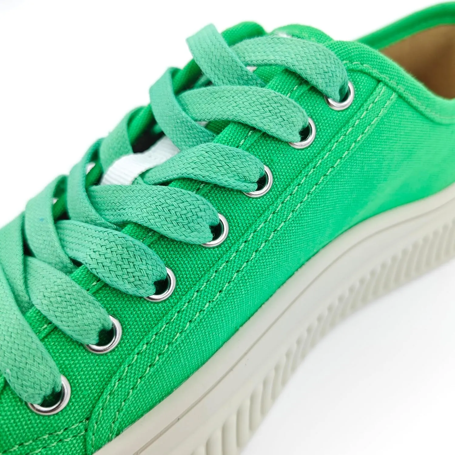 Low Top Fashion Canvas Sneakers for Women, Lace up Casual Walking Shoes
