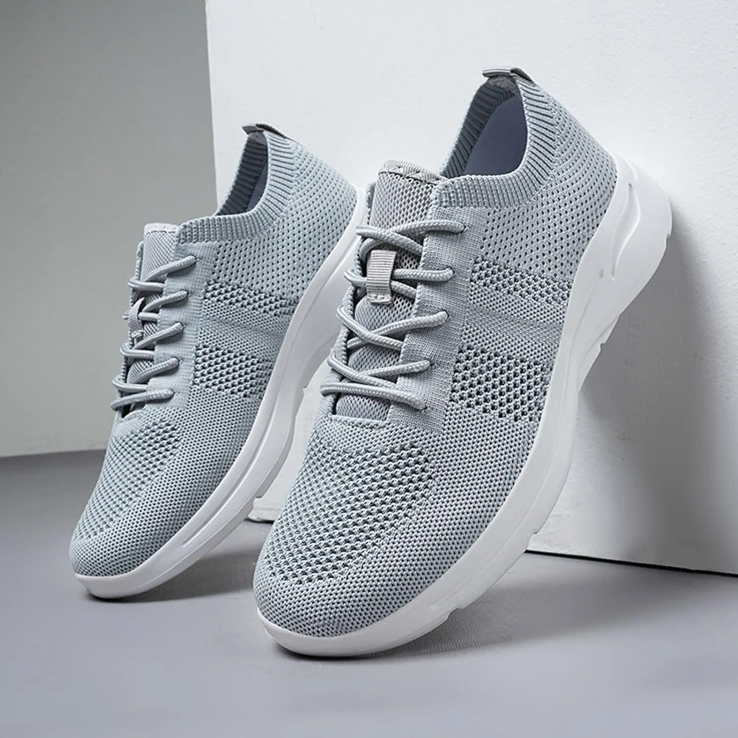 Men Sports Shoes Fashionable New Pattern Simple and Pure Color Mesh Breathable and Comfortable Flat Mens Sneaker
