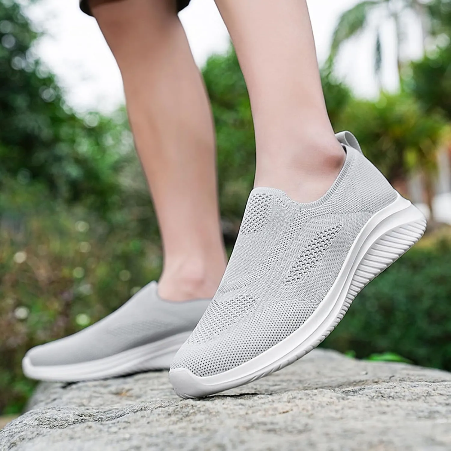 Men Sports Shoes Fashionable New Pattern Simple Solid Color Comfortable Flat Bottom Shoes Mens Sneaker