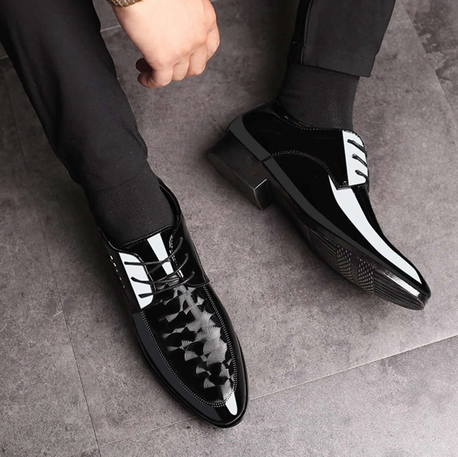 Men's Formal Dress Shoes Patent Leather Tuxedo Oxfords Lace-ups Derby Suit Shoes Classic Business Wedding Shoes