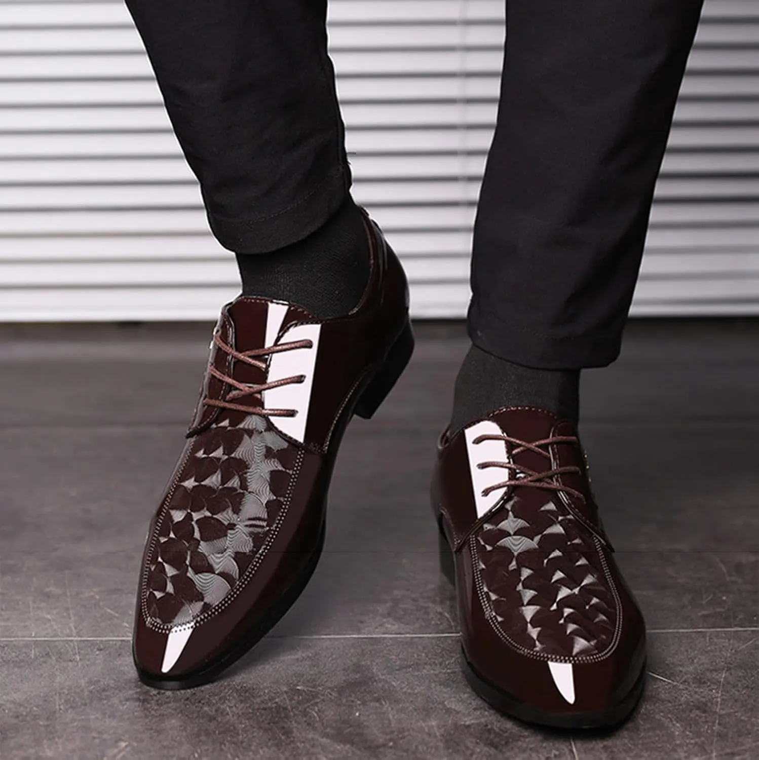 Men's Formal Dress Shoes Patent Leather Tuxedo Oxfords Lace-ups Derby Suit Shoes Classic Business Wedding Shoes
