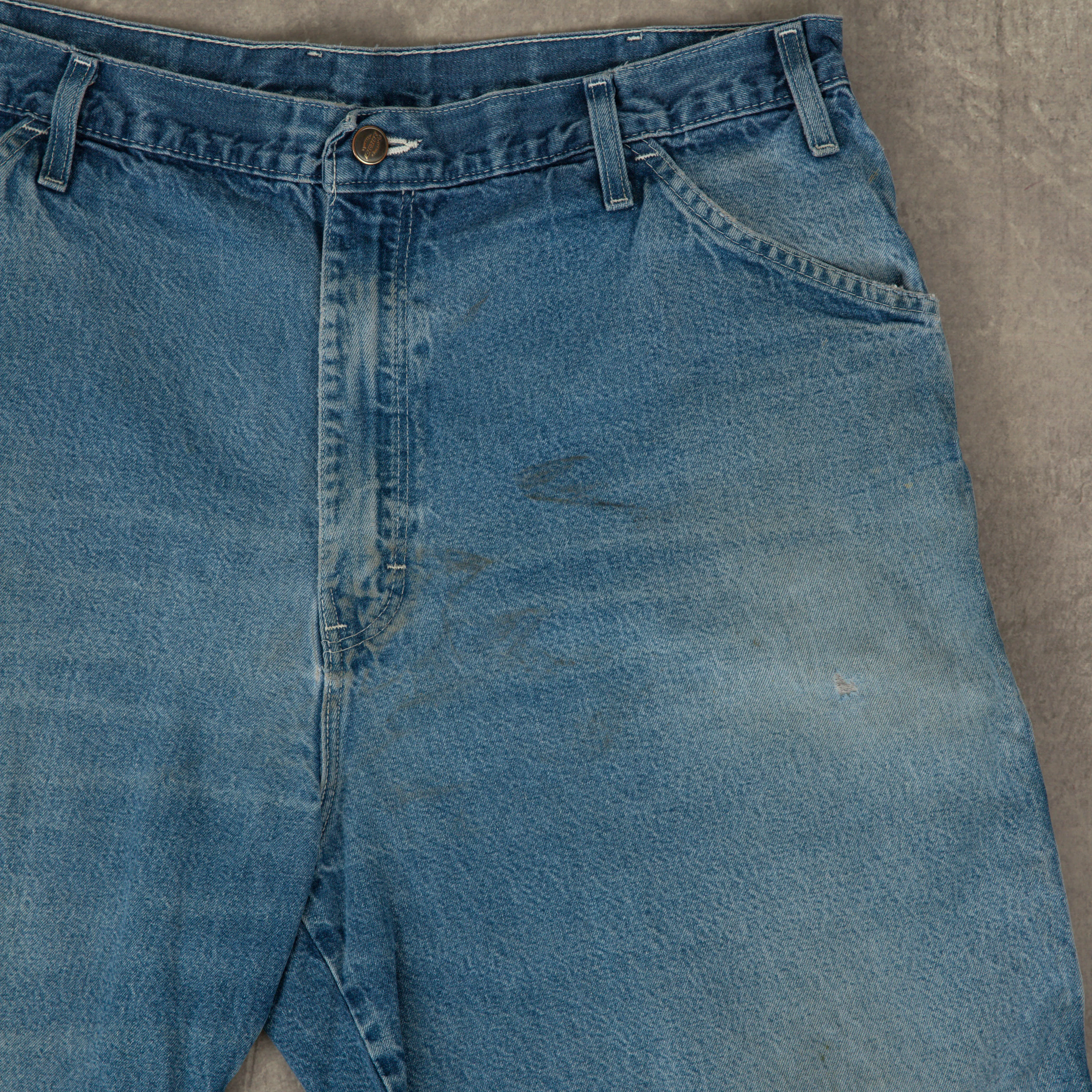 MEN'S VINTAGE DICKIES DISTRESSED DENIM WORKWEAR CARPENTER SHORTS - W36