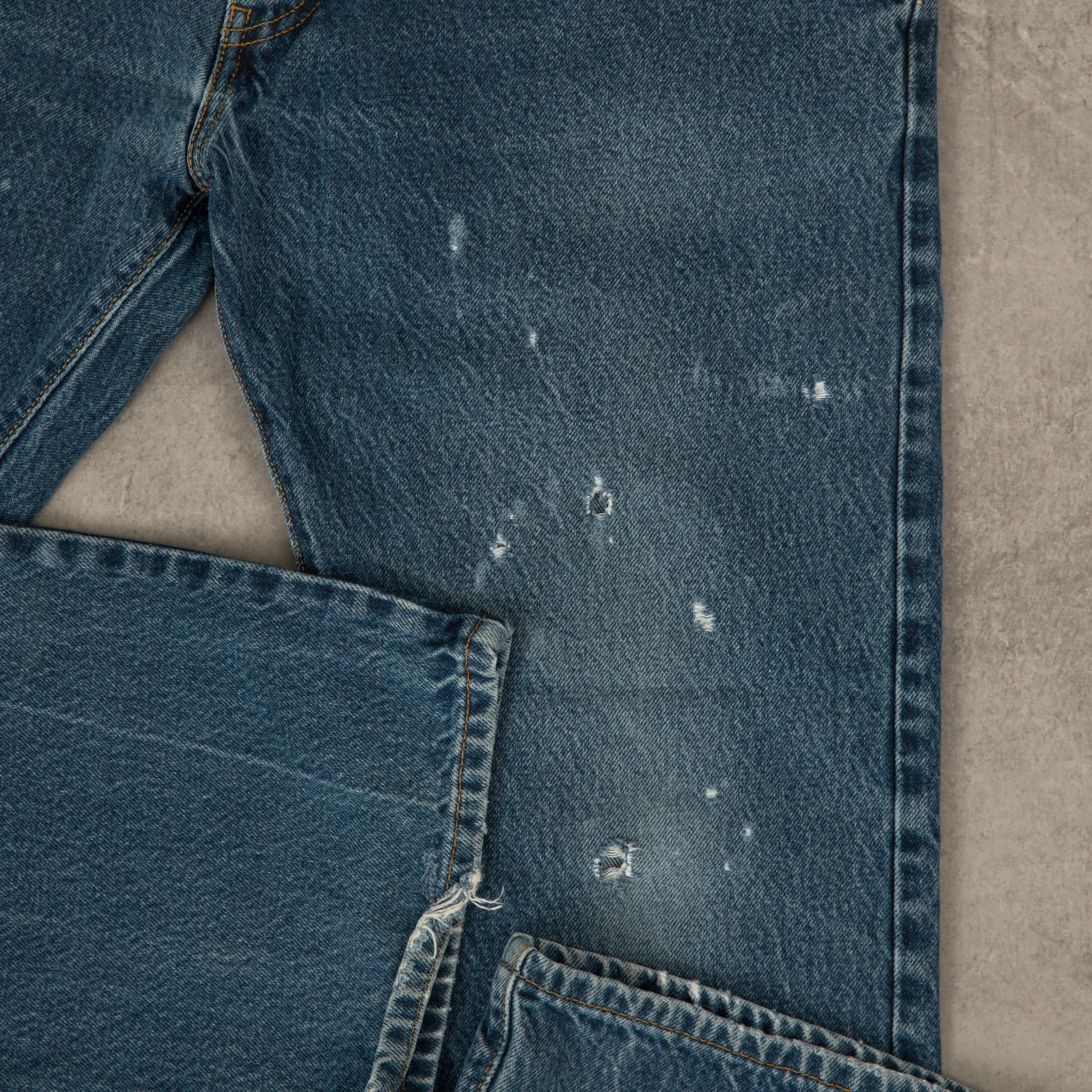 MEN'S VINTAGE LEVI'S 517 BOOT CUT DISTRESSED JEANS - W38 X L30