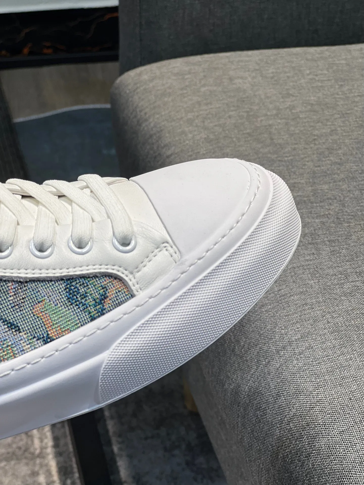 MSE080 DR Men's Sneakers / Size7-12