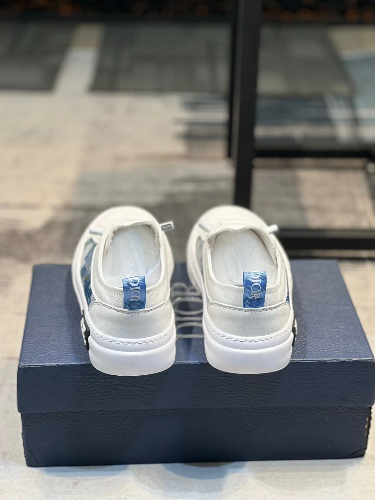 MSE080 DR Men's Sneakers / Size7-12