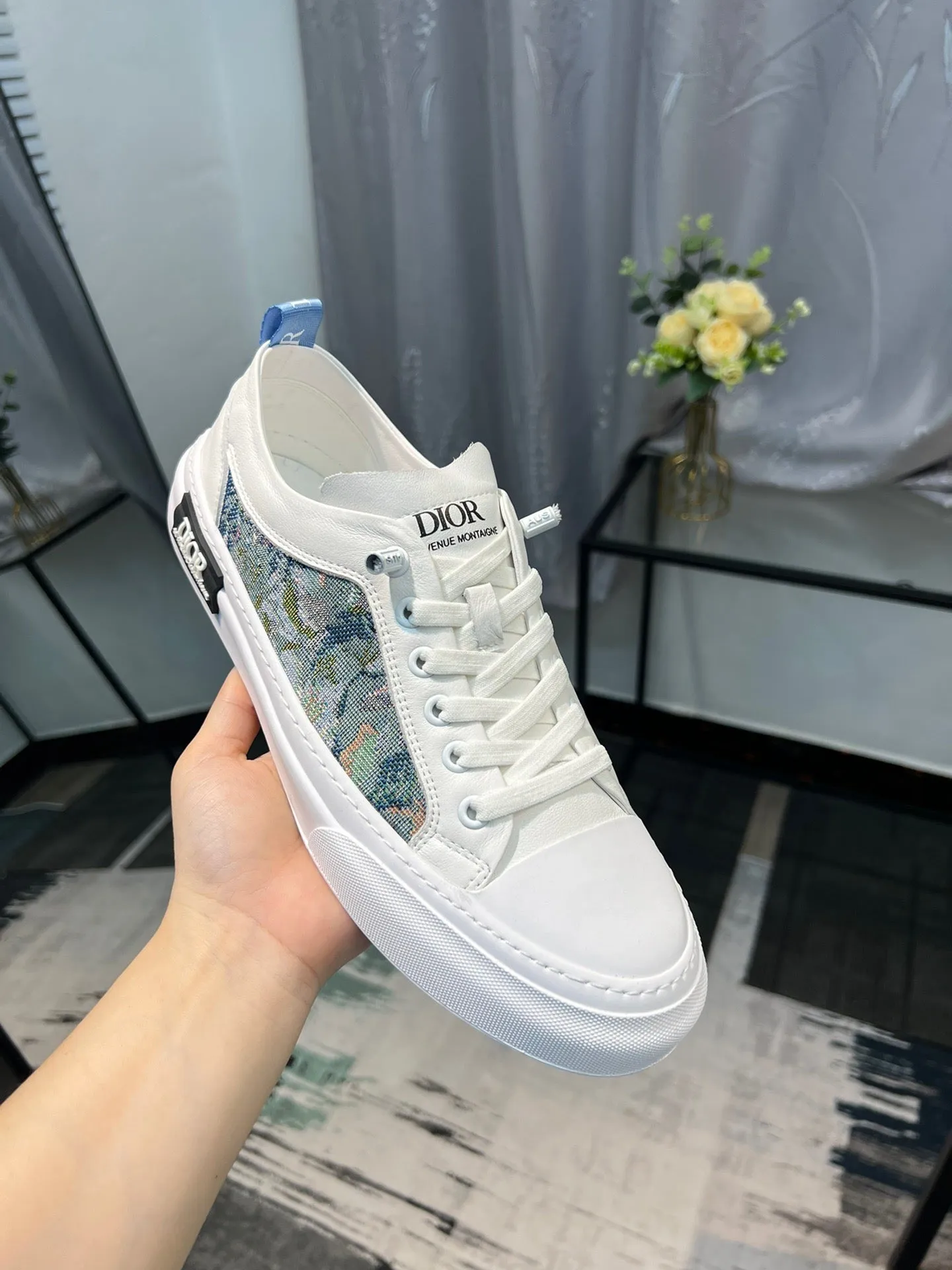 MSE080 DR Men's Sneakers / Size7-12