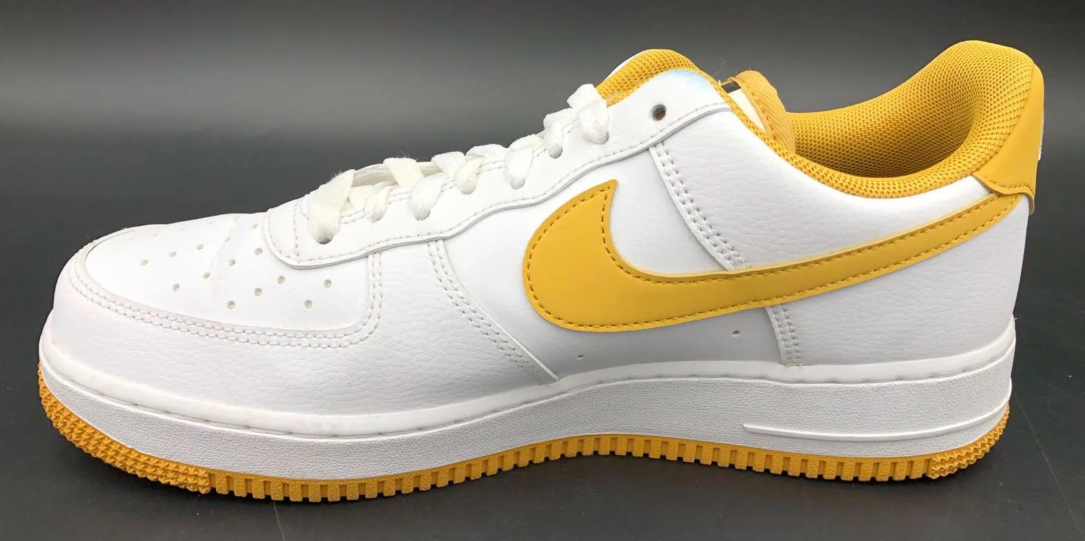 Nike Air Force 1 '07 LV8 Dbl. Swoosh - White/Ginger Men's Sneakers - Sz 8 ( COA)