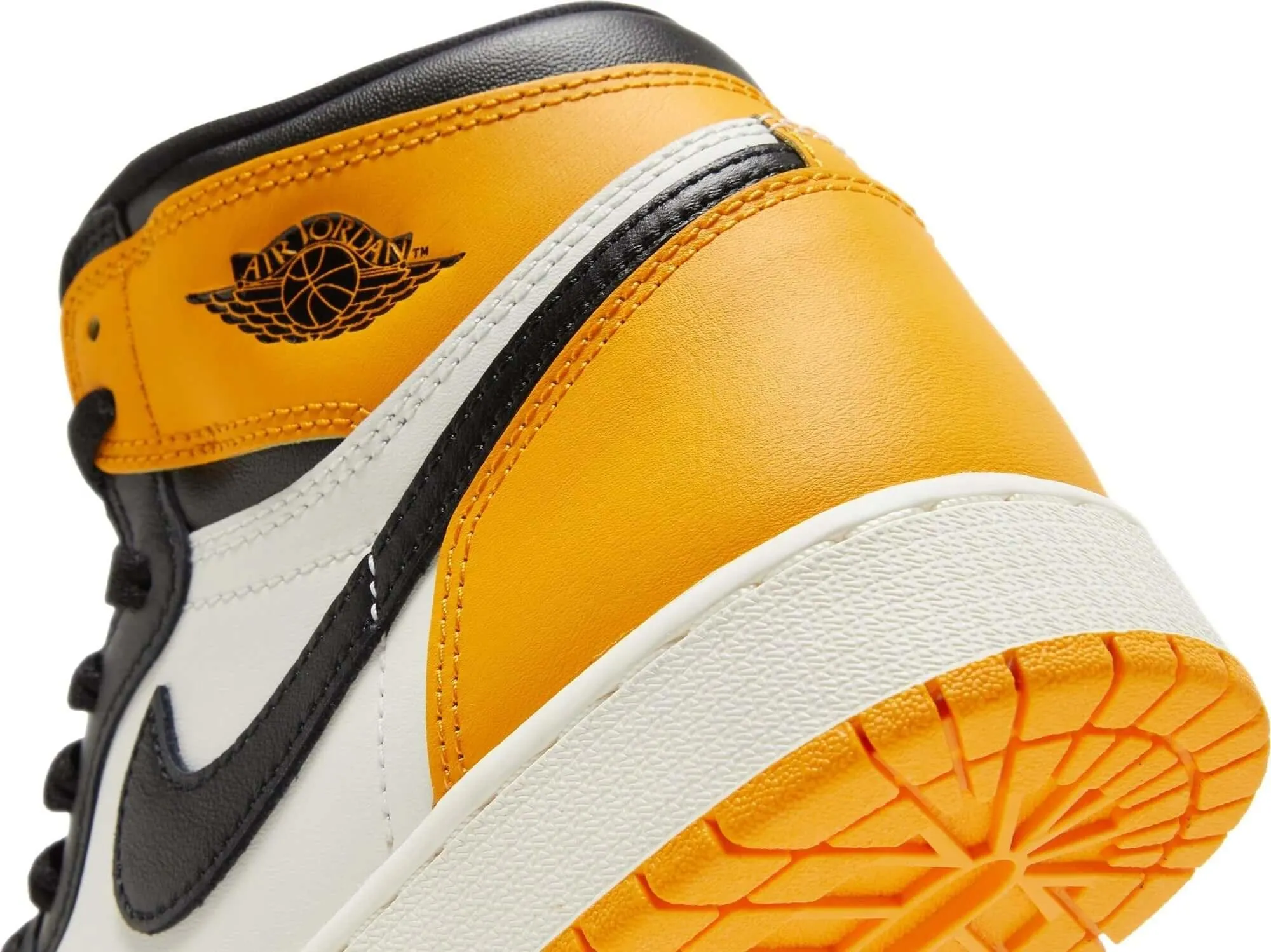 Nike Air Jordan 1 Retro High OG 'Yellow Taxi'