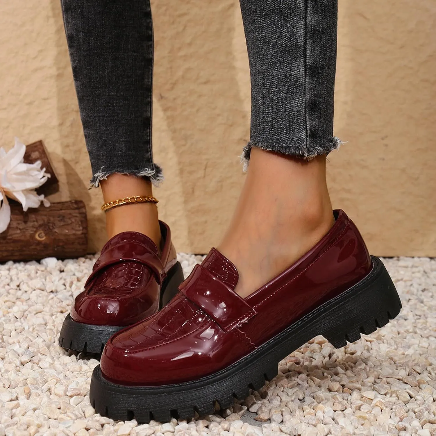 Platform Loafers for Women Patent Leather Chunky Heel Penny Loafers Casual Slip on Loafers Business Casual Shoes