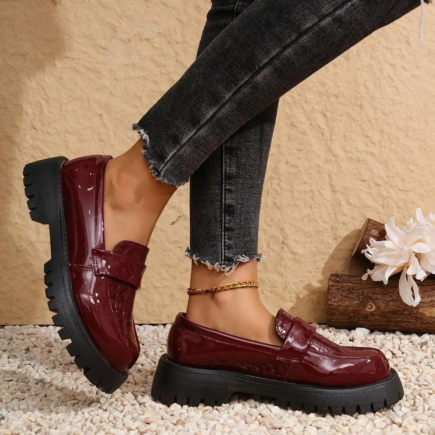 Platform Loafers for Women Patent Leather Chunky Heel Penny Loafers Casual Slip on Loafers Business Casual Shoes
