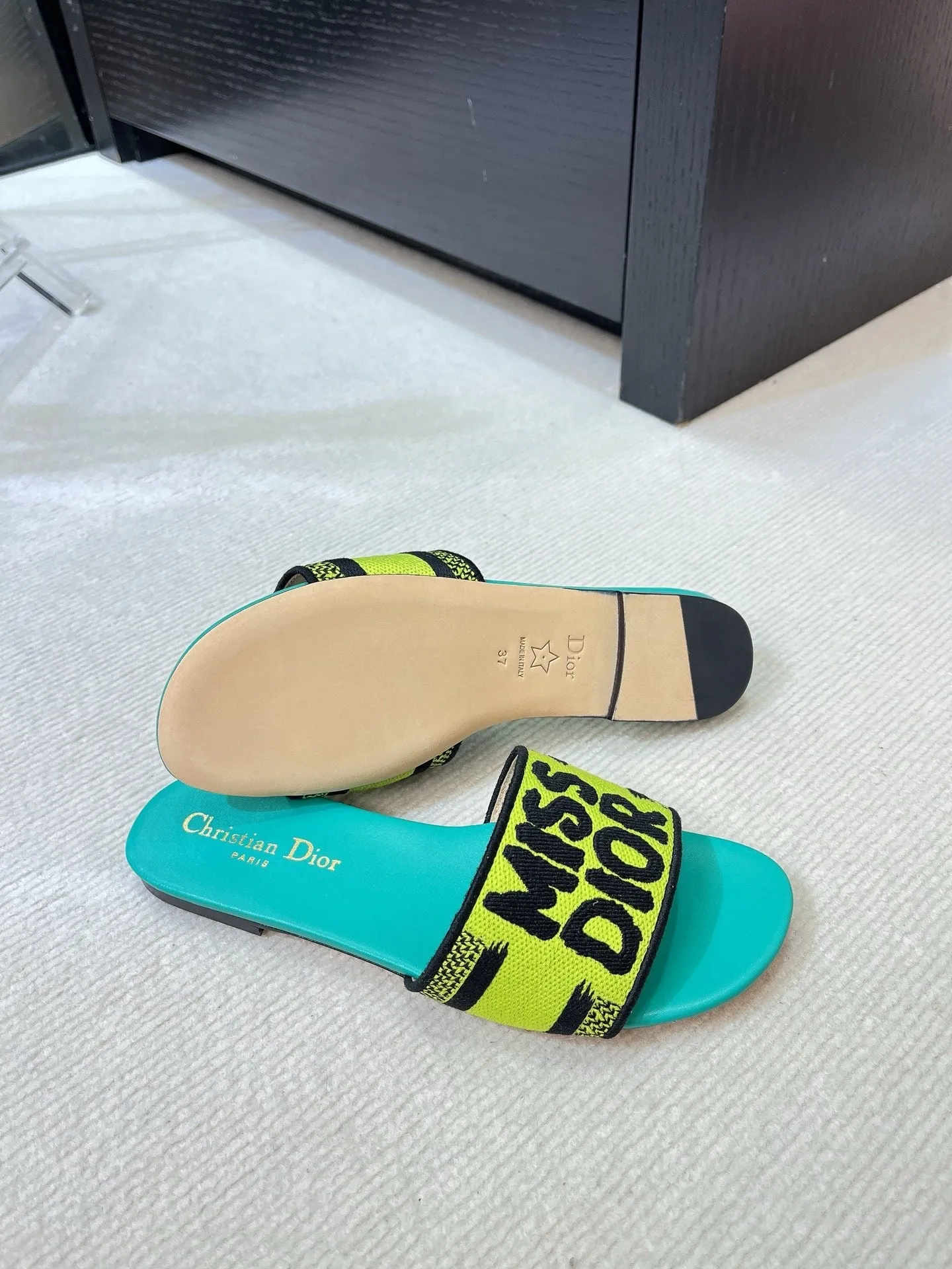 SE1449 Dway Slide / Size4-11