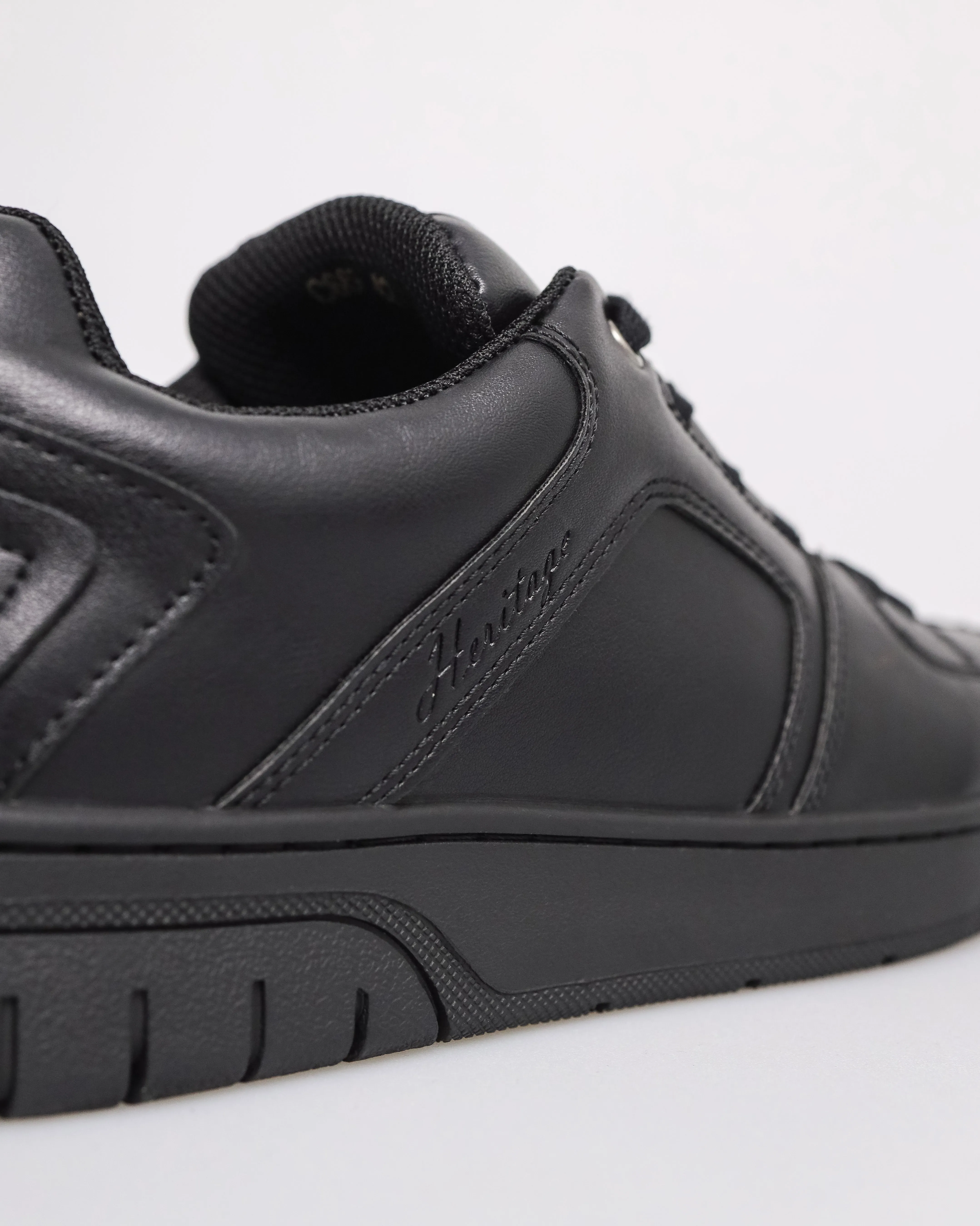 Tomaz C662 Men's Urban Stride Sneakers