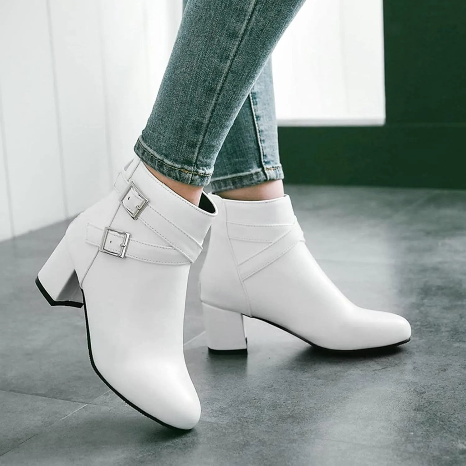 Women's Low Heel Chunky Ankle Boots Winter Shoes Chelsea Boots for Women Slip On Ankle Booties Pointed Toe Low Heeled Short Booties Fall Dress Shoes with Back Zipper Buckle Strap