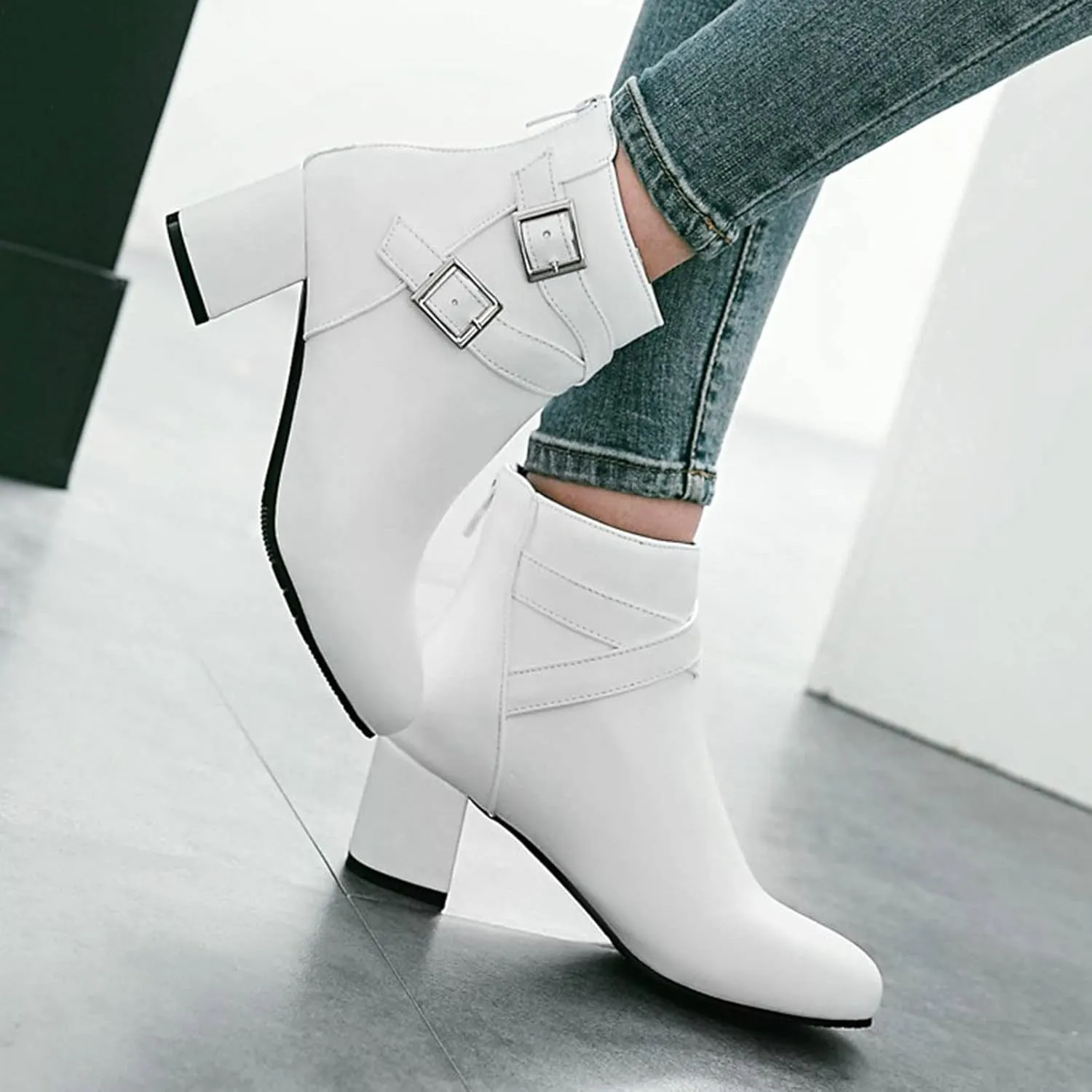 Women's Low Heel Chunky Ankle Boots Winter Shoes Chelsea Boots for Women Slip On Ankle Booties Pointed Toe Low Heeled Short Booties Fall Dress Shoes with Back Zipper Buckle Strap