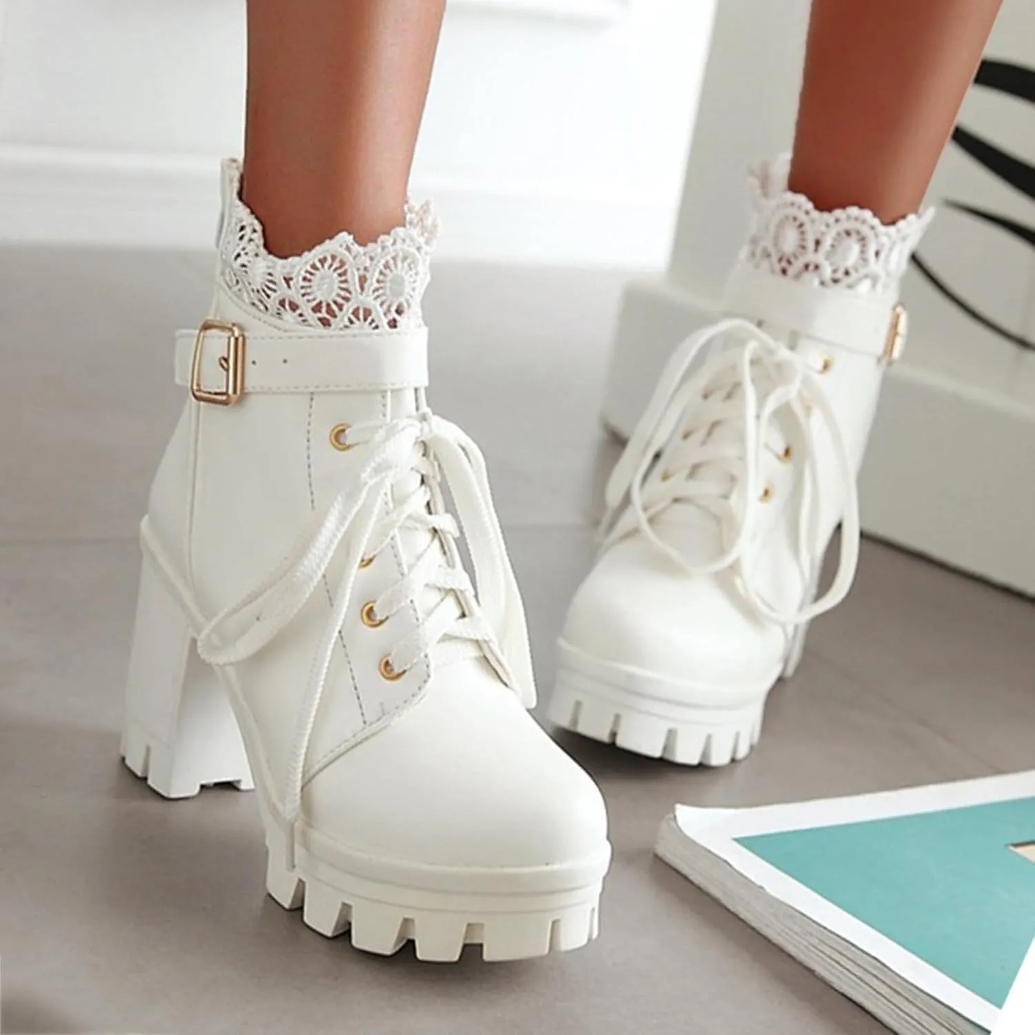 Women's Lug Sole Combat Ankle Bootie Lace up Low Chunky Block Boots Fashion Causal Shoes Rain Boots Pull On Cowboy Side